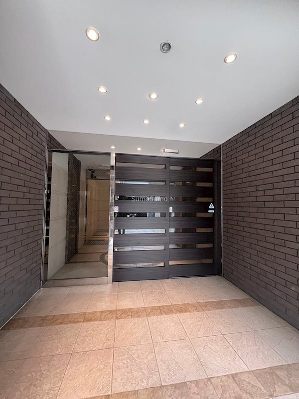GALLERY谷町のエントランス