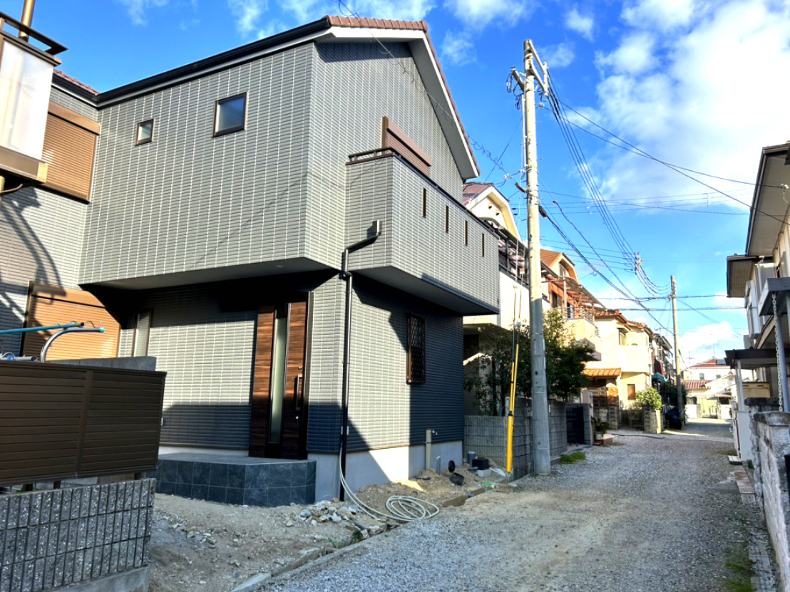 歌敷山3丁目新築一戸建の前面道路含む現地写真|前面道路含む現地写真です
