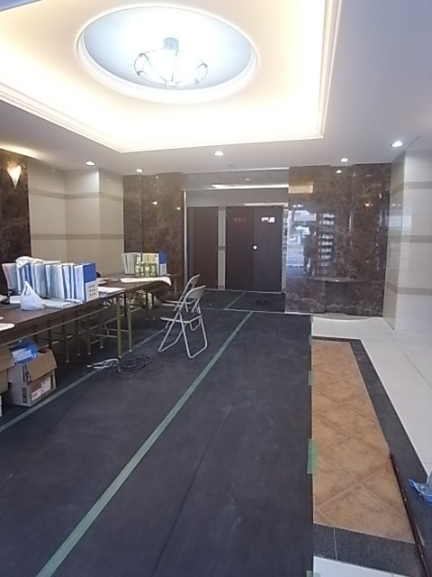 Luxe神戸WESTのロビー|建物の内部です
