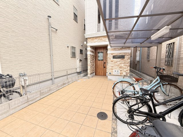 アビタ青木パークサイドのエントランス