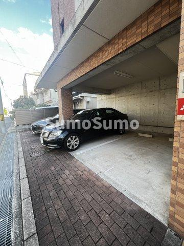 アルシュ住吉の駐車場