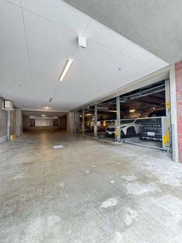 アプリーレ神戸元町の駐車場