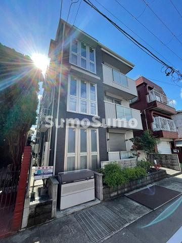 Maison confort甲子園の外観