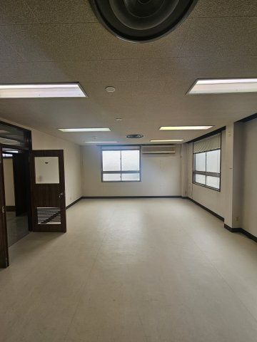 旧鳥取銀行住吉支店2階のロビー