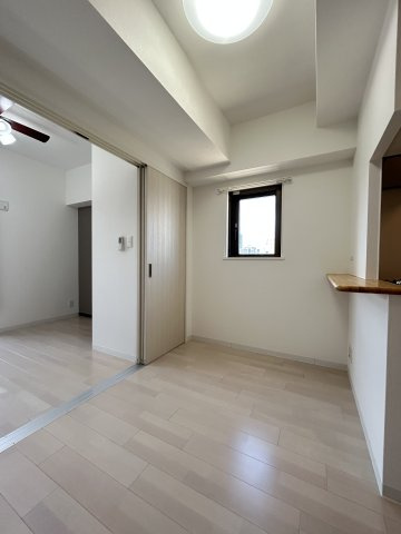 大阪市浪速区敷津西２丁目の賃貸マンションの居間・リビング