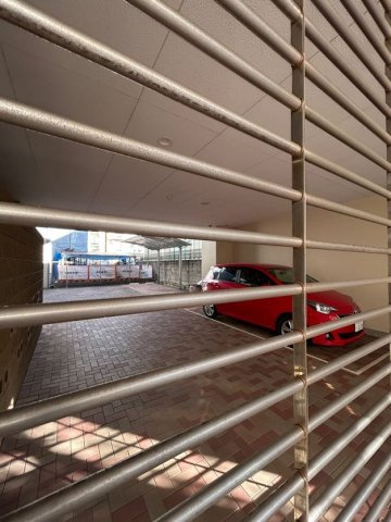 M'sレジデンス神戸の駐車場