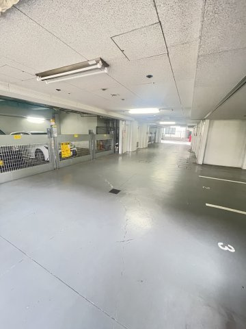 LAV神戸三宮の駐車場