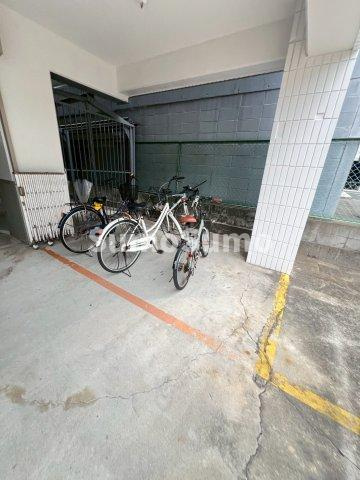 LakiaApartment夙川の駐車場