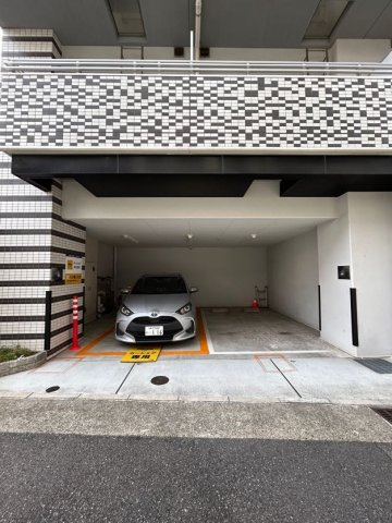 LEGESTA兵庫リバージュの駐車場