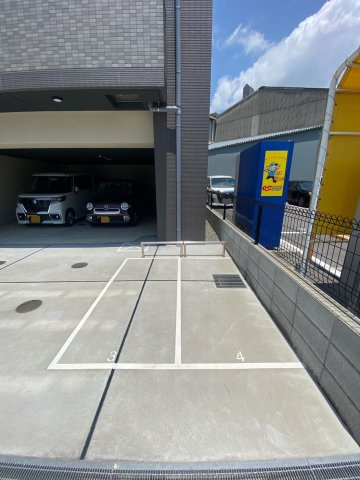LIVIAZ KOBE CRESTの駐車場|駐車スペースもあります