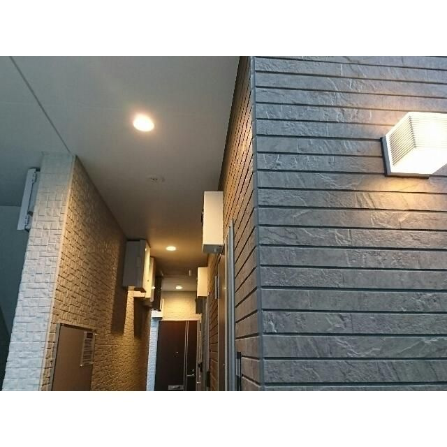 ホワイトナイトのエントランス