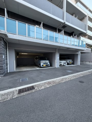 MJC神戸ハーバーウエストの駐車場