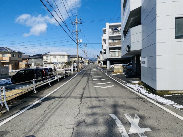 大垣市枝郷2丁目　フラッツB棟の周辺|建物西側道路