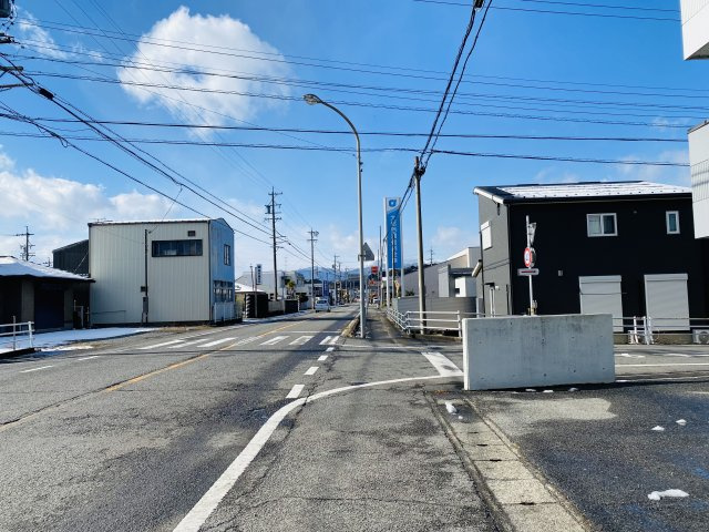 大垣市枝郷2丁目　フラッツB棟の周辺|建物南側道路