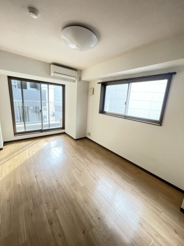 MIRAVAL三宮の居間・リビング