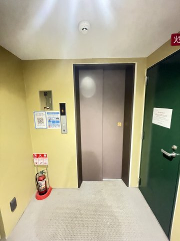 MIRAVAL三宮のロビー