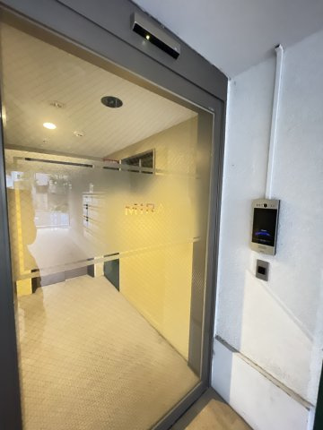 MIRAVAL三宮のエントランス