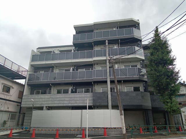 狛江市東和泉２丁目の賃貸マンションの外観