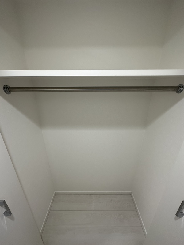 狛江市東和泉２丁目の賃貸マンションの収納