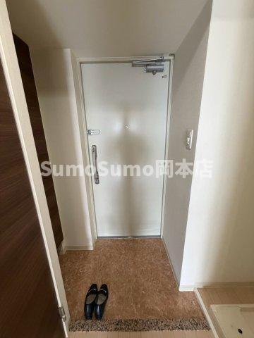 Luxe芦屋南の玄関|収納もある玄関です