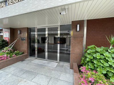 【エントランス】 | ロイヤルハイツ菅原 | 外観にマッチしたエントランスです。