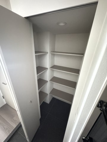 Live Flat六甲桜口の収納