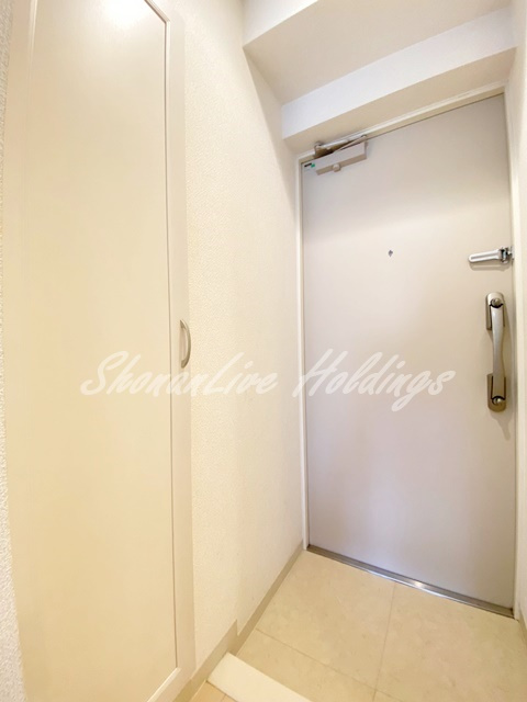 厚木市旭町５丁目の賃貸マンションの玄関|シューズボックスございます♪