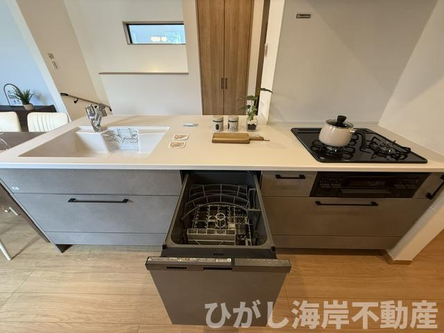 茅ヶ崎市菱沼１丁目　新築戸建のキッチン|食洗器付きシステムキッチン