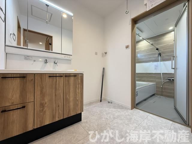 茅ヶ崎市菱沼１丁目　新築戸建の脱衣所|脱衣スペース