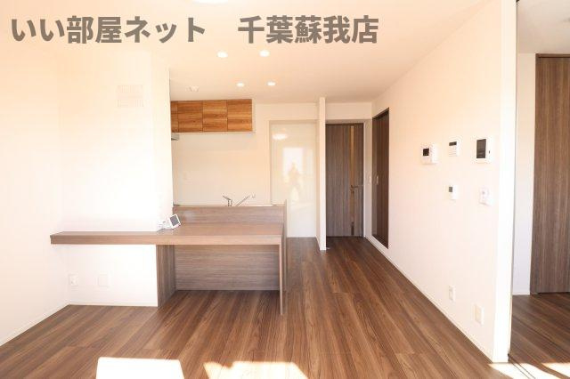 フォレストウッド　A棟の居間・リビング|ゆったりとした居間です