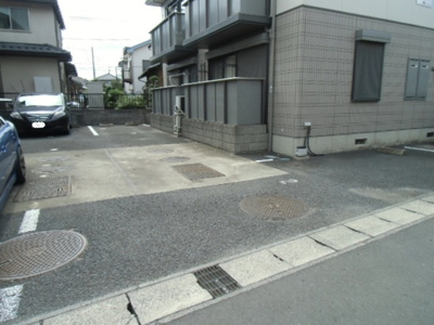 【駐車場】 | ・ グレイス | 駐車場