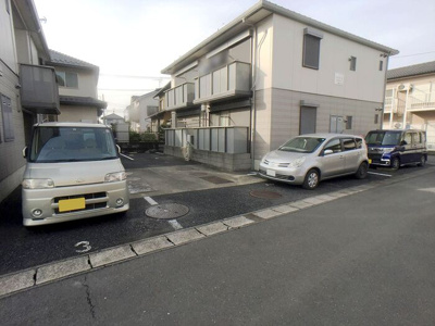 【駐車場】 | ・ グレイス | 駐車場