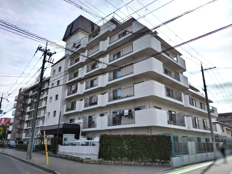 シャトー西宮の外観
