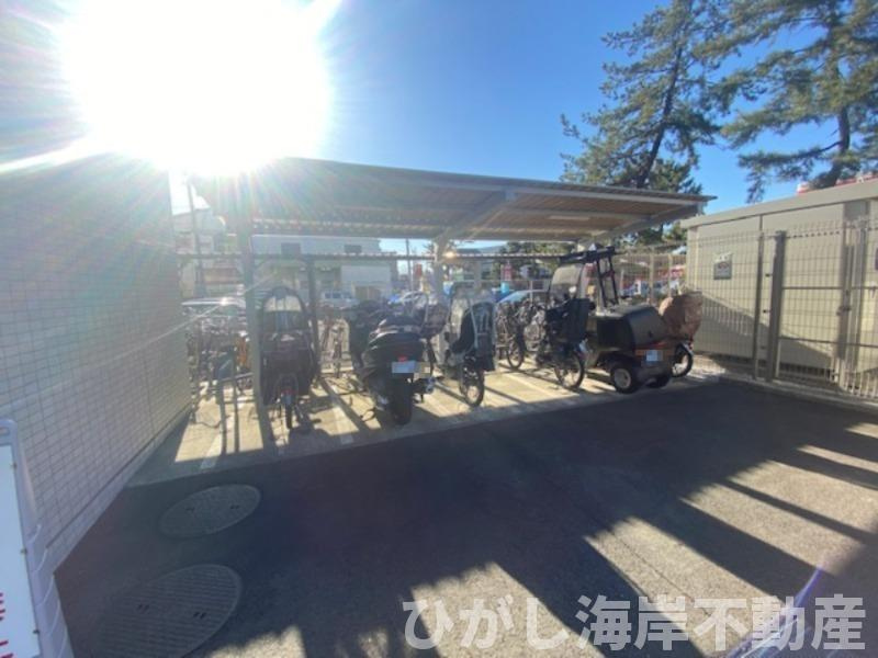 プライム湘南辻堂リーフィアレジデンスの駐車場|バイク置場
