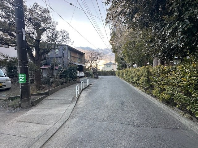 茅ヶ崎市矢畑　新築戸建　全４棟の前面道路含む現地写真|2月2日撮影　建築中　現地外観