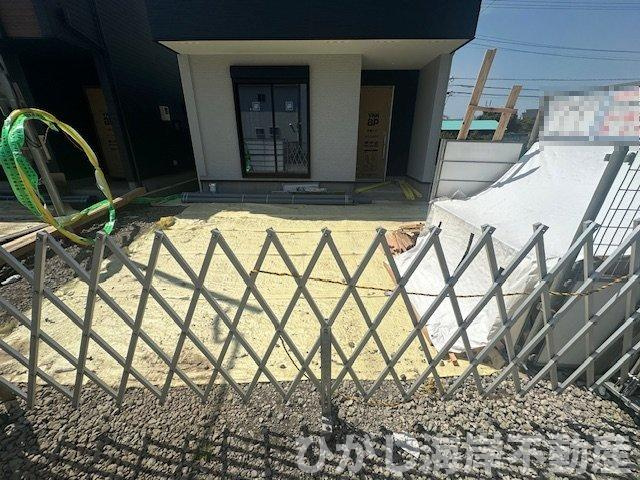 茅ヶ崎市矢畑　新築戸建　全４棟の駐車場|4月16日撮影　外構工事中　駐車スペース