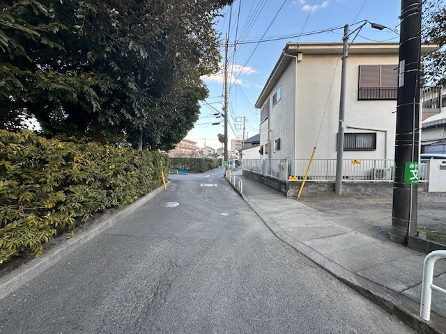 茅ヶ崎市矢畑　新築戸建　全４棟の前面道路含む現地写真|2月2日撮影　建築中　現地外観