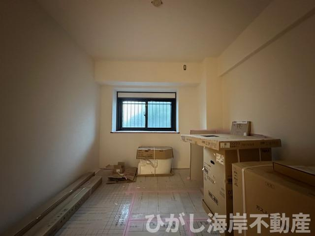 ライオンズマンション辻堂海浜公園の寝室|2月16日撮影　リフォーム中　6帖　洋室