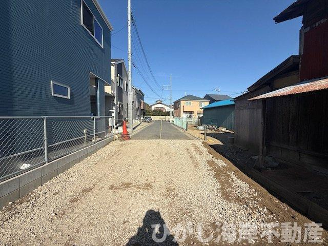 茅ヶ崎市萩園　売地の前面道路含む現地写真|現地外観