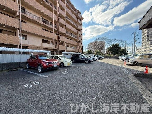 茅ヶ崎グランドハイツＣ棟の駐車場|敷地内駐車場