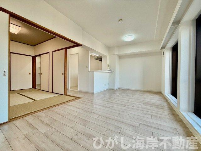 クリオ藤沢伍番館の居間・リビング|新規リフォーム完了！11.5帖　LDK