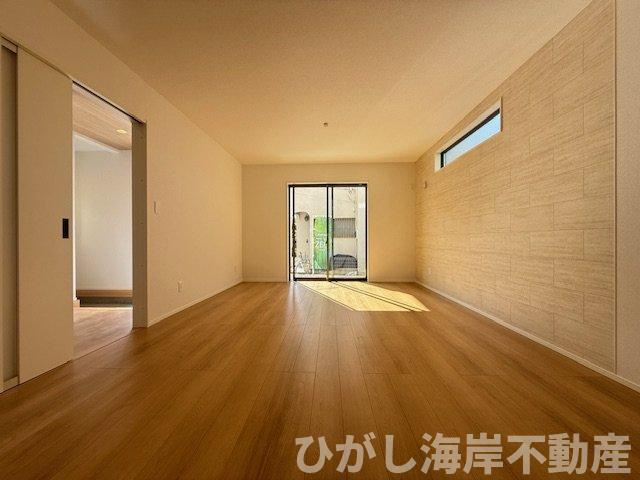 平塚市四之宮7丁目　新築戸建の居間・リビング|18帖　LDK