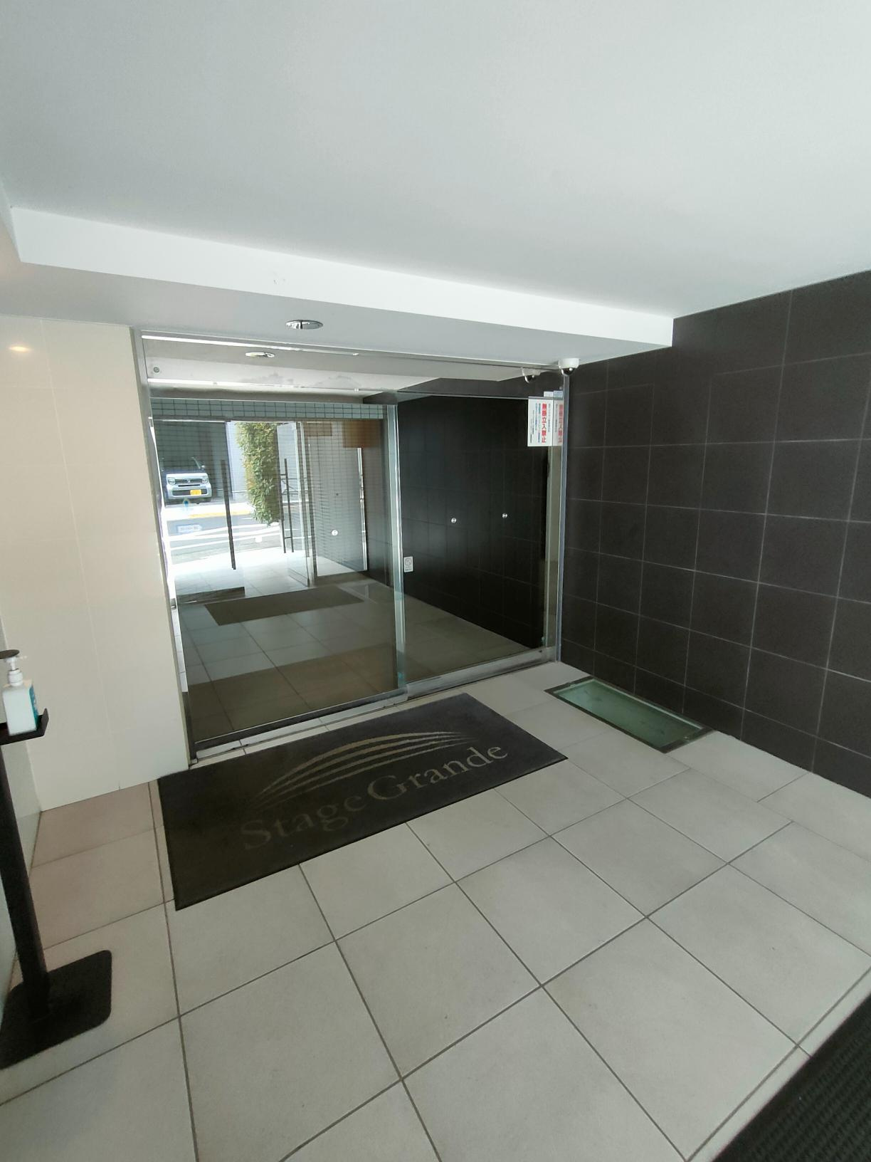 ステージグランデ西調布アジールコートのロビー