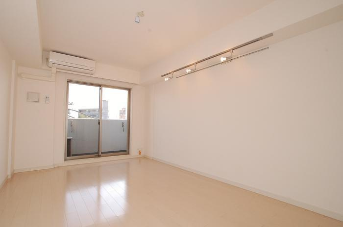 ステージグランデ西調布アジールコートの居間・リビング