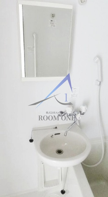 Verona空港西Lussoの洗面所|洗面台です。