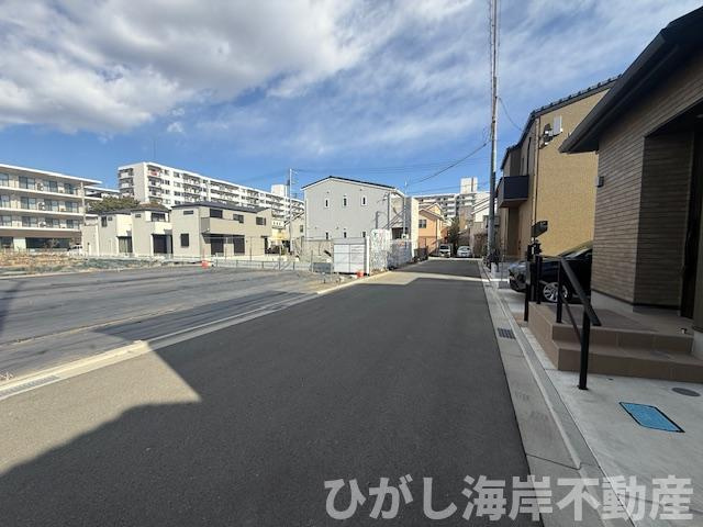 平塚市菫平　売地　全４区画の前面道路含む現地写真|現地外観