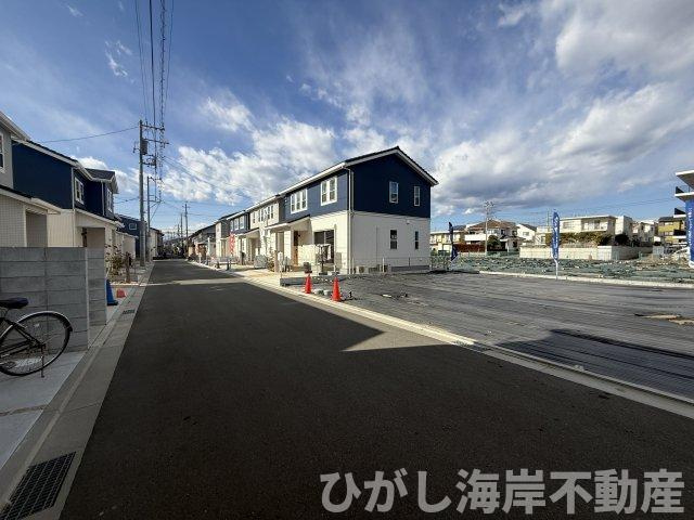 平塚市菫平　売地　全４区画の前面道路含む現地写真|現地外観
