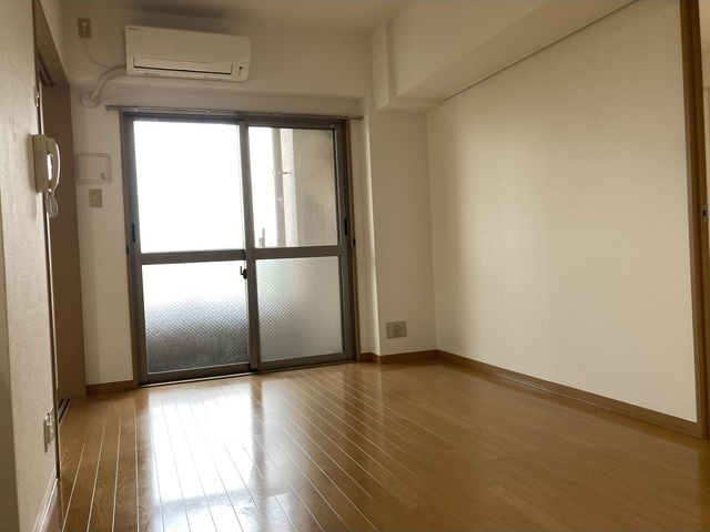 パークヒルズの居間・リビング