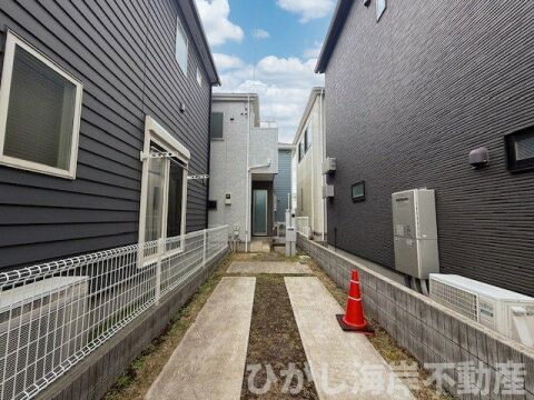 茅ヶ崎市室田1丁目　中古戸建の前面道路含む現地写真|現地外観
