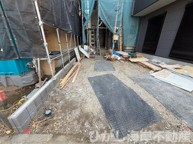 茅ヶ崎市今宿　新築戸建　全2棟の駐車場|1月19日撮影　外構工事中　駐車スペース